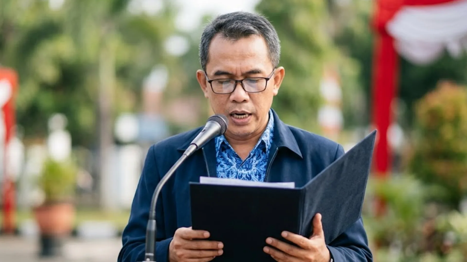 Referensi Teks Singkat untuk Petugas di Instansi hingga Sekolah